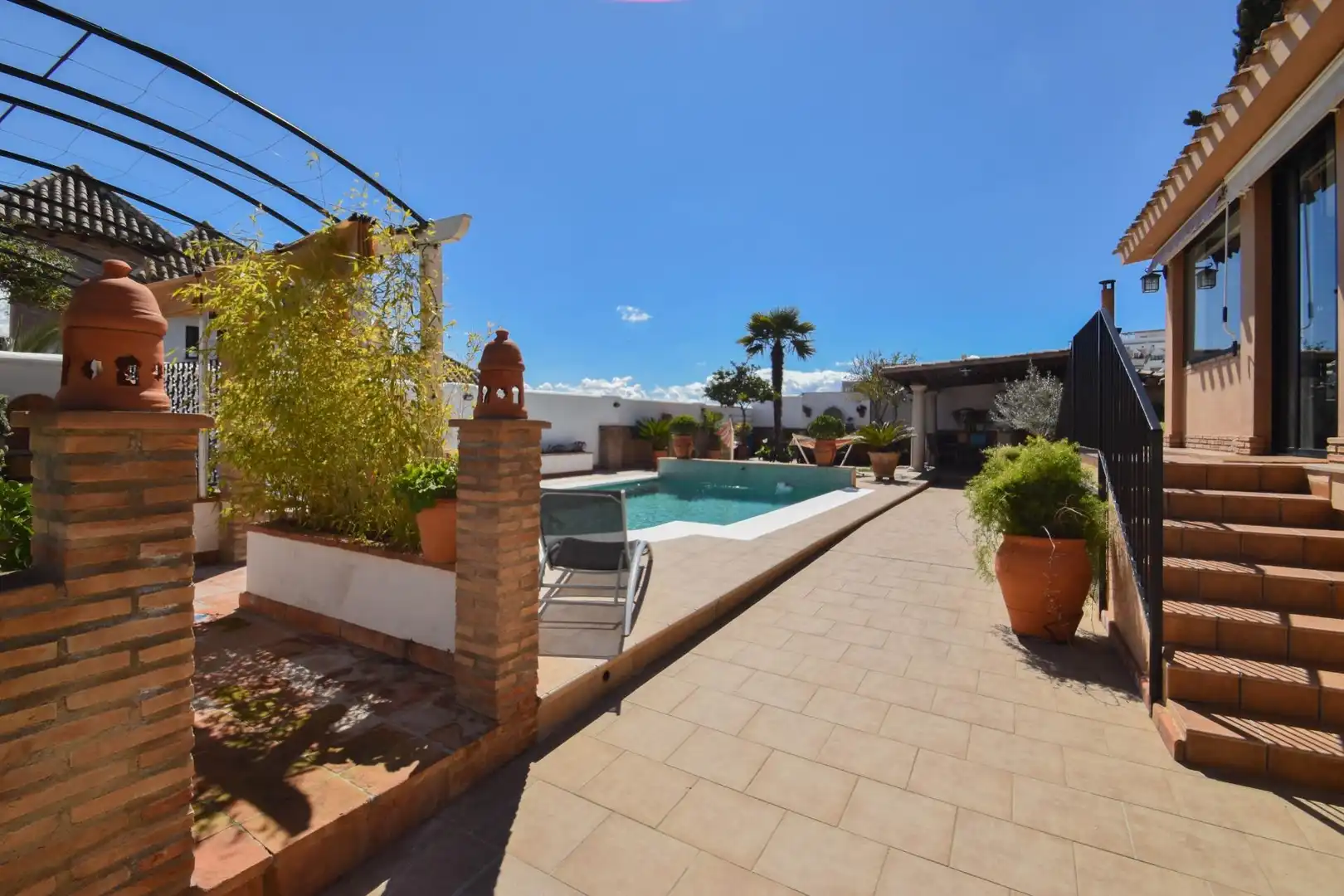 Piscina de Casa o xalet en venda en Las Gabias amb Aire condicionat, Calefacció i Jardí privat