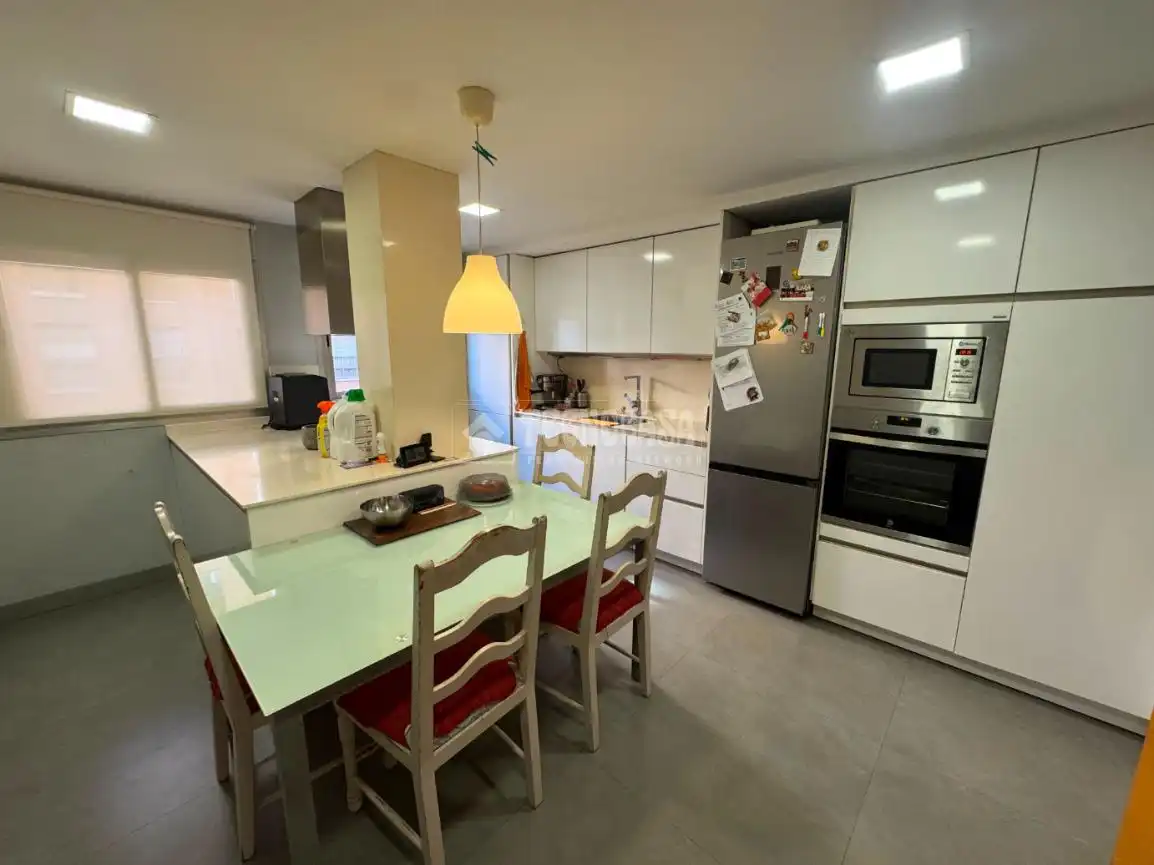 Cocina de Piso en venta en Valencia con Aire acondicionado, Trastero y Amueblado