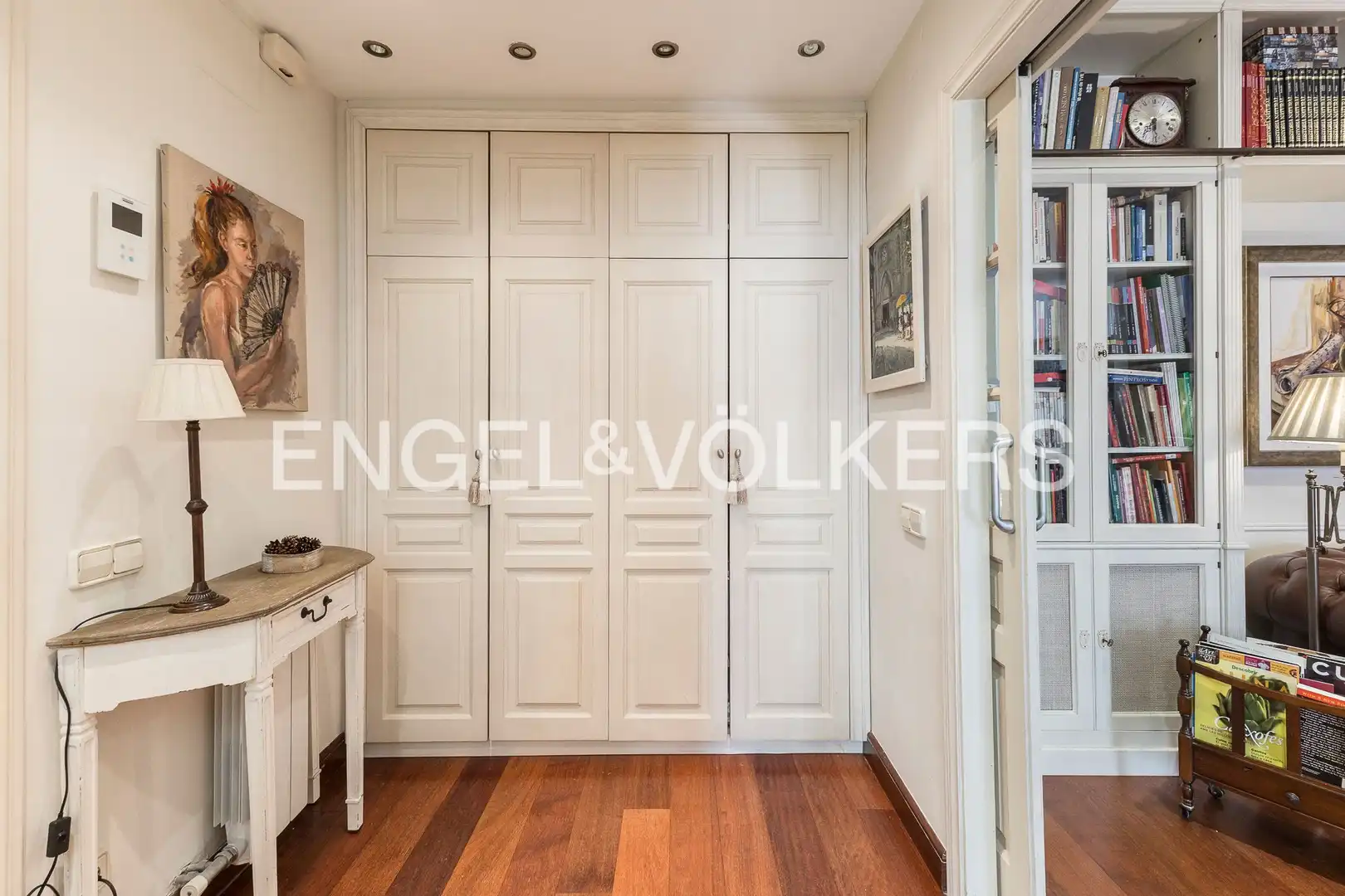 Flat for sale in Barcelona  with Air Conditioner, Heating and Furnished