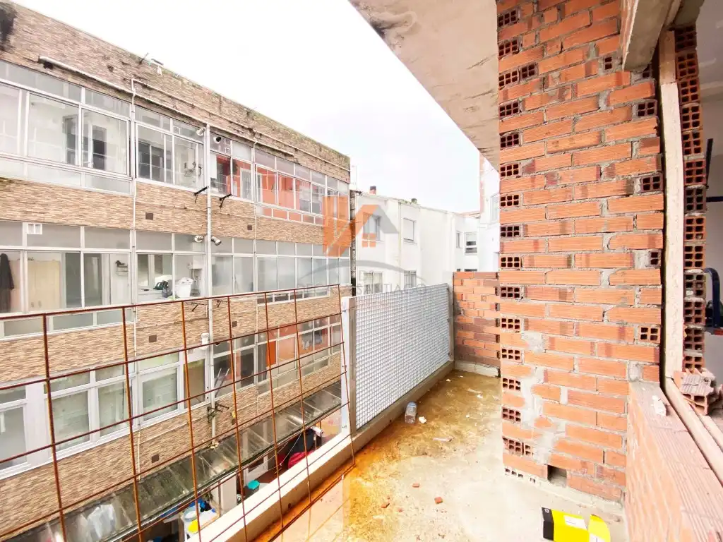 Vista exterior de Apartamento en venta en Santiago de Compostela  con Balcón