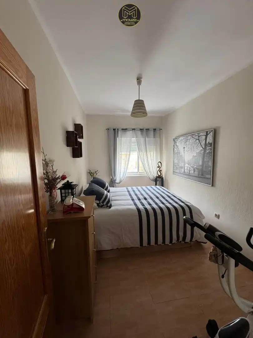 Habitación de Piso en venta en Linares con Amueblado