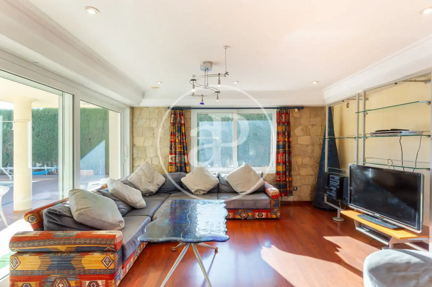 Sala de estar de Casa o chalet en venta en Serra con Aire acondicionado, Calefacción y Jardín privado
