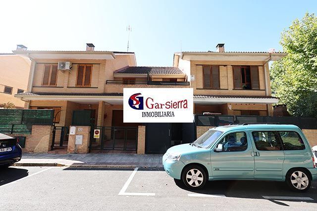 Exterior view of House or chalet for sale in San Martín de la Vega  with Heating, Private garden and Storage room