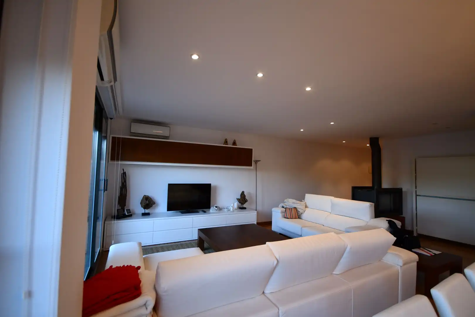 Wohnzimmer von Erdgeschoss zum Verkauf in Lardero mit Klimaanlage, Heizung und Terrasse