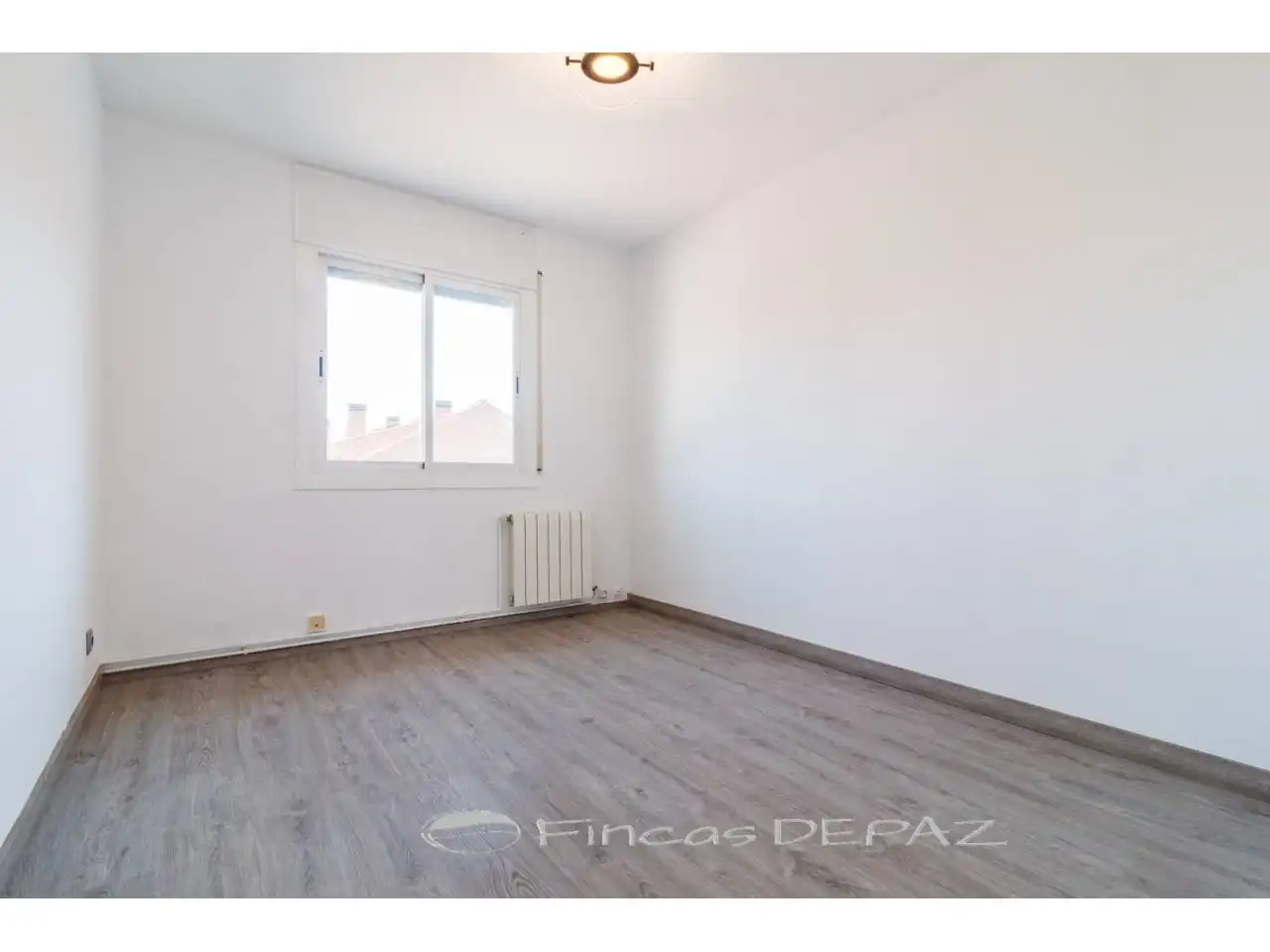 Schlafzimmer von Dachboden zum Verkauf in Castelldefels mit Klimaanlage, Heizung und Parkett