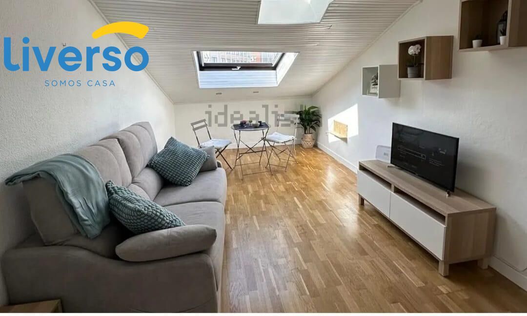 Wohnzimmer von Dachboden miete in Burgos Capital mit Heizung