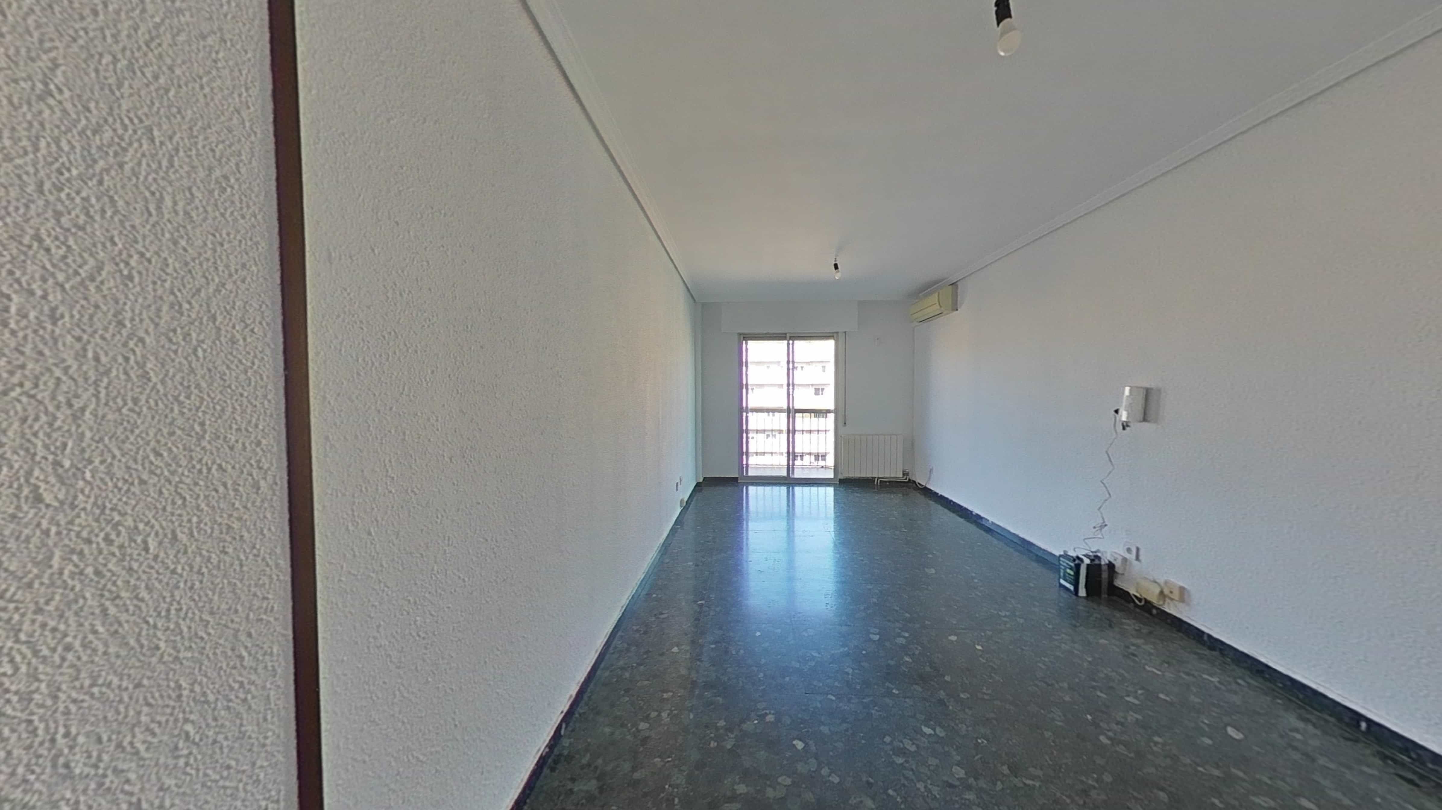 Flat for sale in  Zaragoza Capital  with Heating