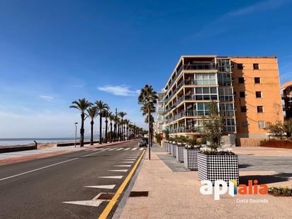 Vista exterior de Local en venda en Salou amb Aire condicionat, Terrassa i Alarma