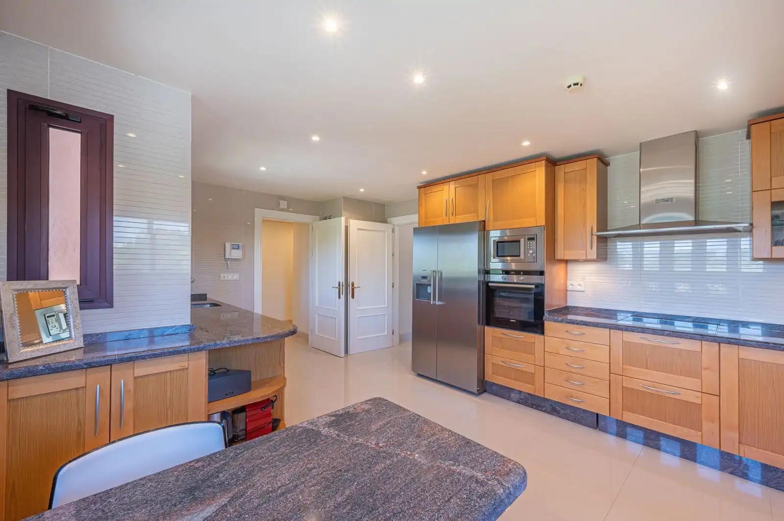 Cocina de Ático en venta en Marbella con Terraza, Trastero y Piscina comunitaria