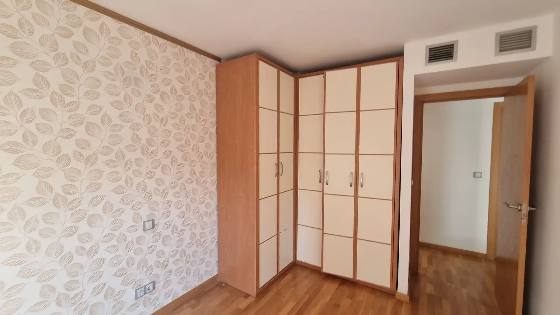 Bedroom of Flat for sale in Zaragoza  with Terrace