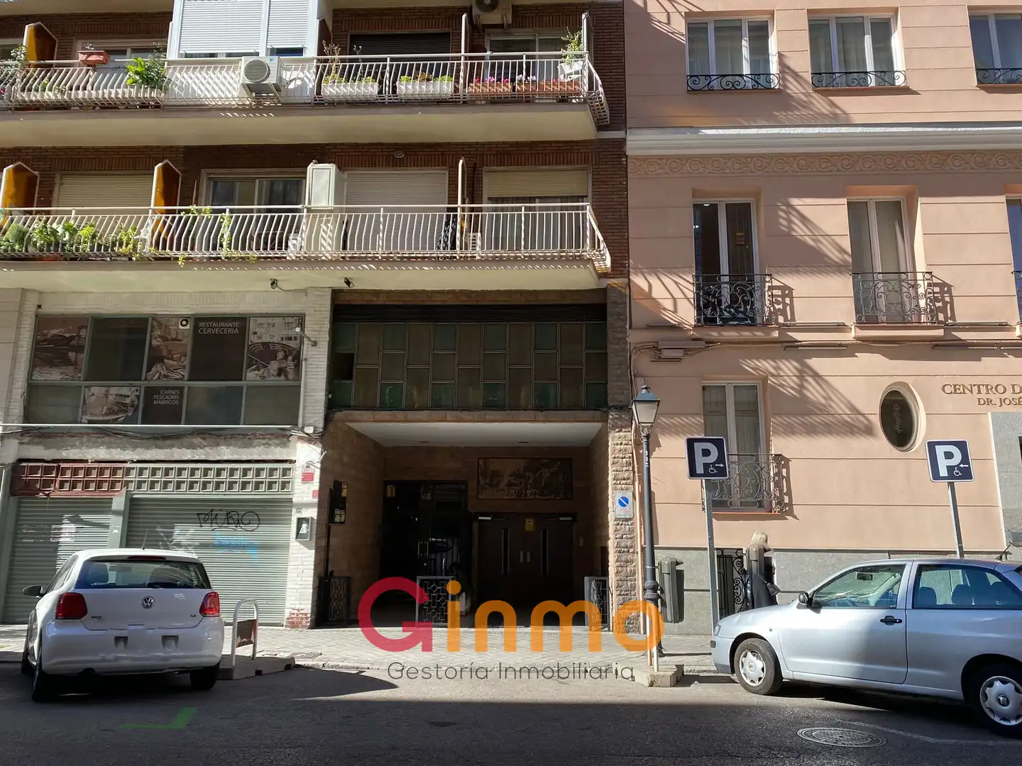 Exterior view of Garage for sale in Madrid