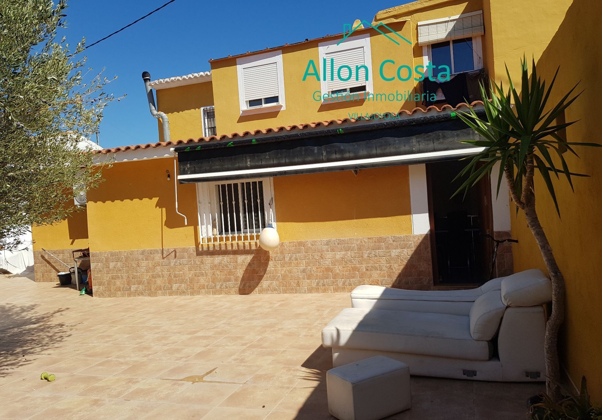 Casa adosada en venda a Centro Urbano