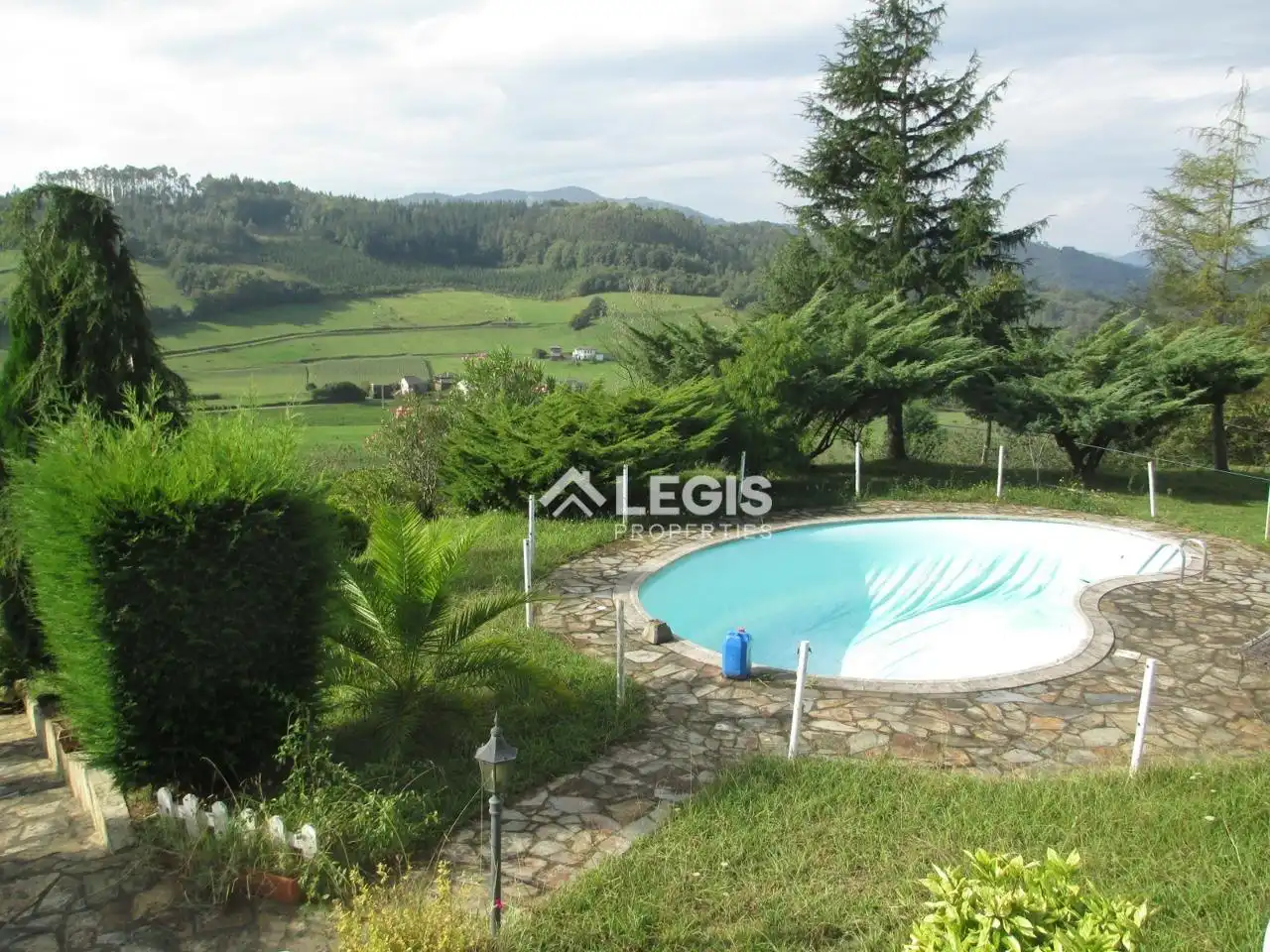 Casa o xalet en venda en Valdés - Luarca amb Calefacció, Jardí privat i Terrassa