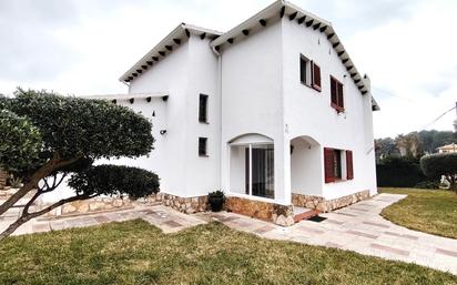 Vista exterior de Casa o xalet en venda en El Vendrell amb Calefacció, Jardí privat i Terrassa