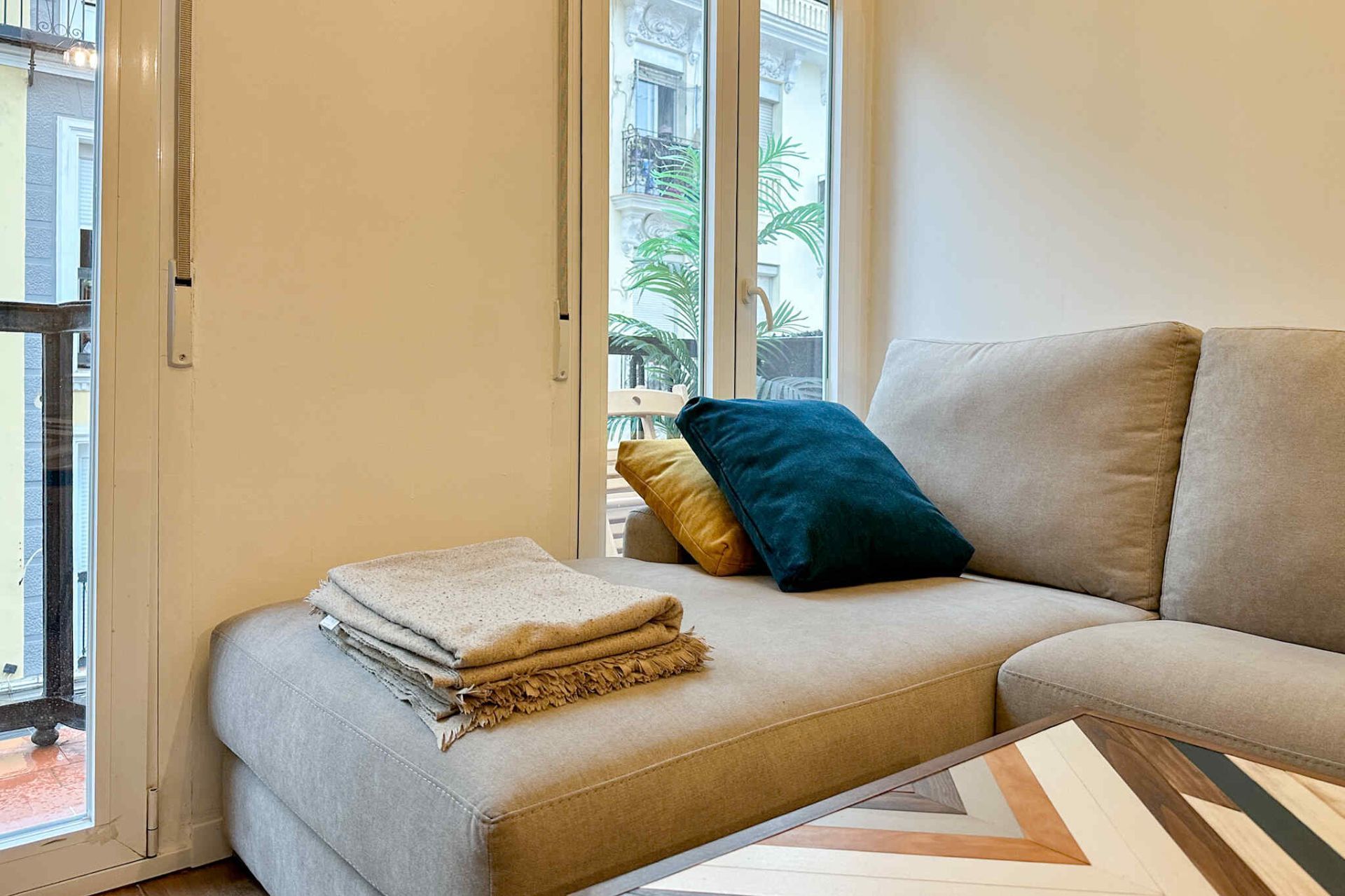 Sala d'estar de Pis en venda en  Madrid Capital amb Aire condicionat i Calefacció