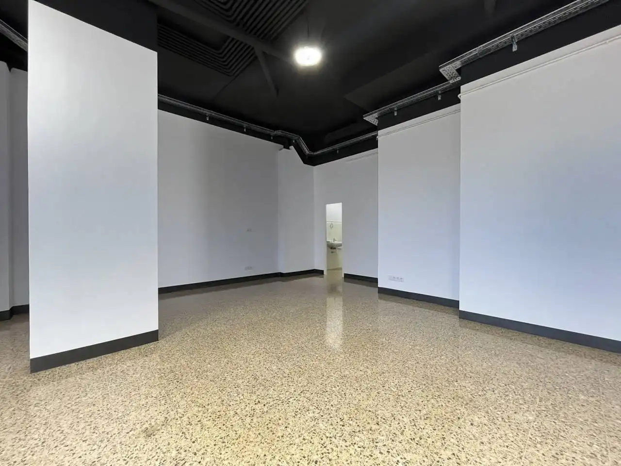 Local de alquiler en Calle Concilio de Trento, 45, El Clot