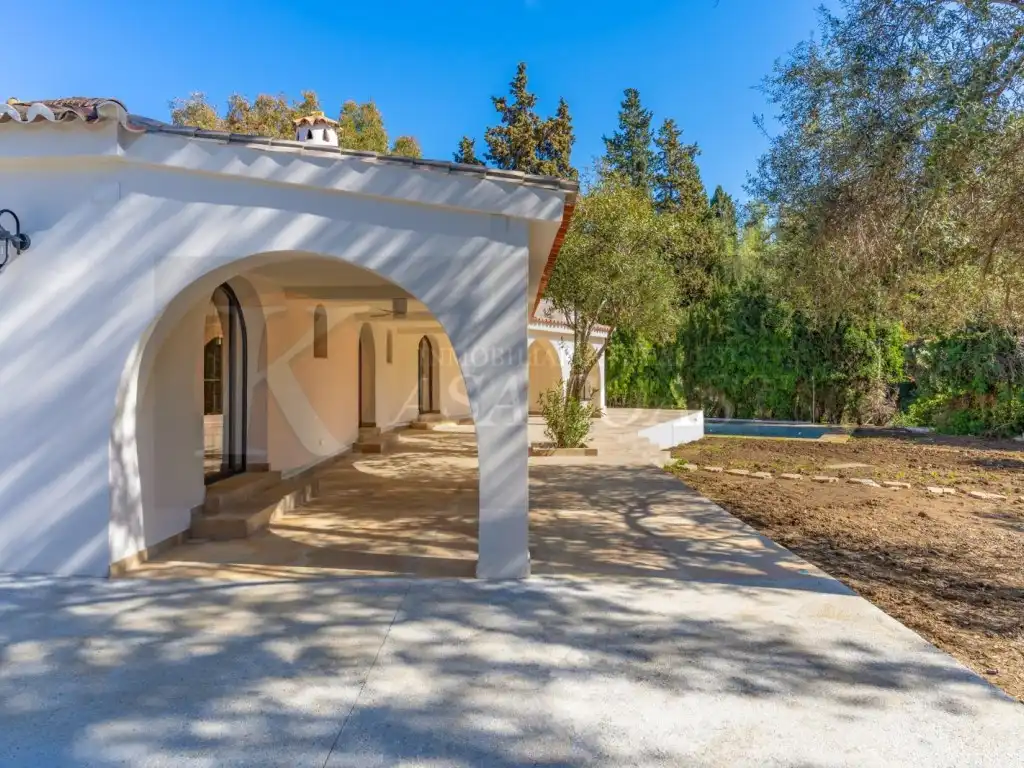 Vista exterior de Casa o xalet en venda en Mijas amb Aire condicionat, Jardí privat i Terrassa