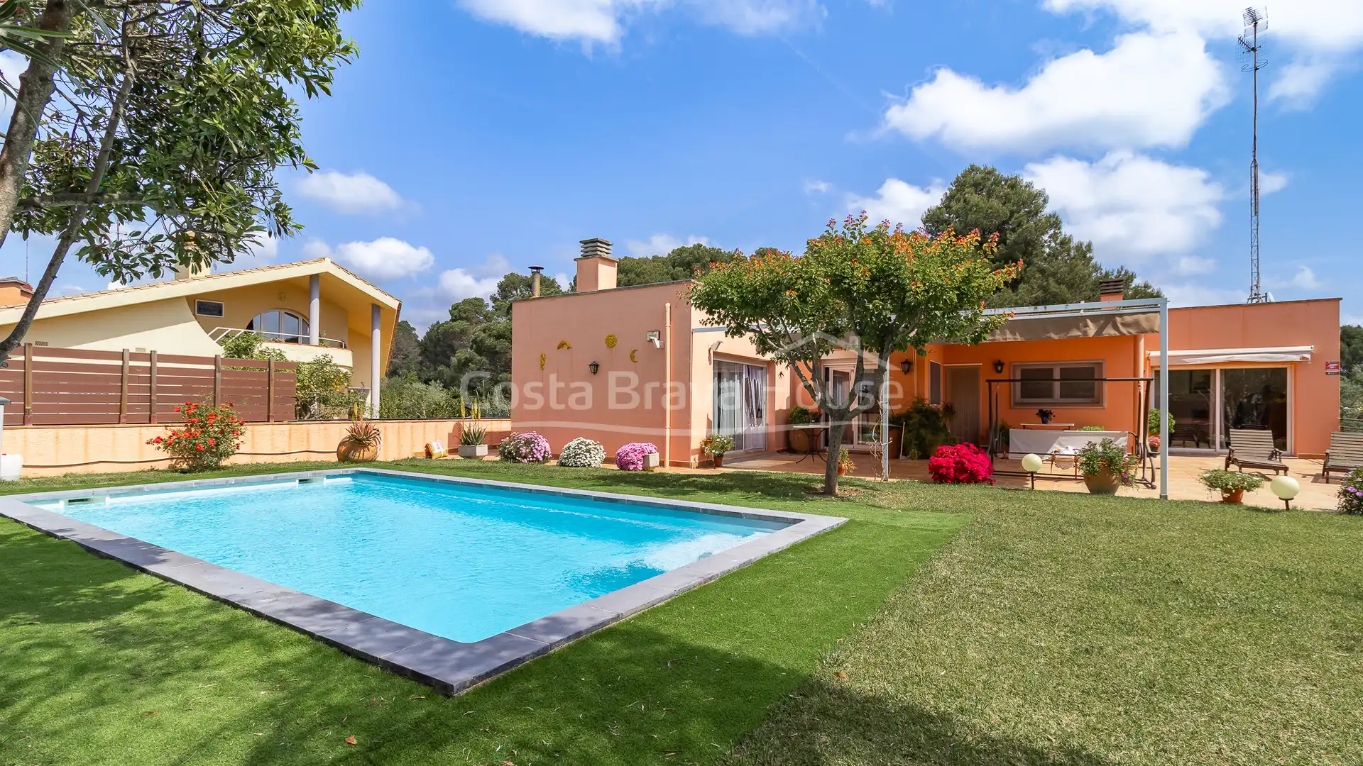 Vista exterior de Casa o chalet en venta en Calonge i Sant Antoni con Calefacción, Jardín privado y Parquet