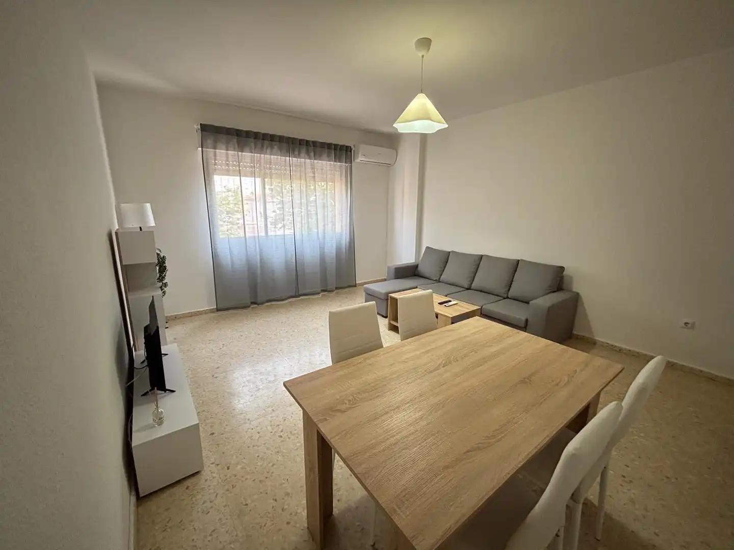 Sala d'estar de Pis de lloguer en Almendralejo amb Aire condicionat, Moblat i Forn