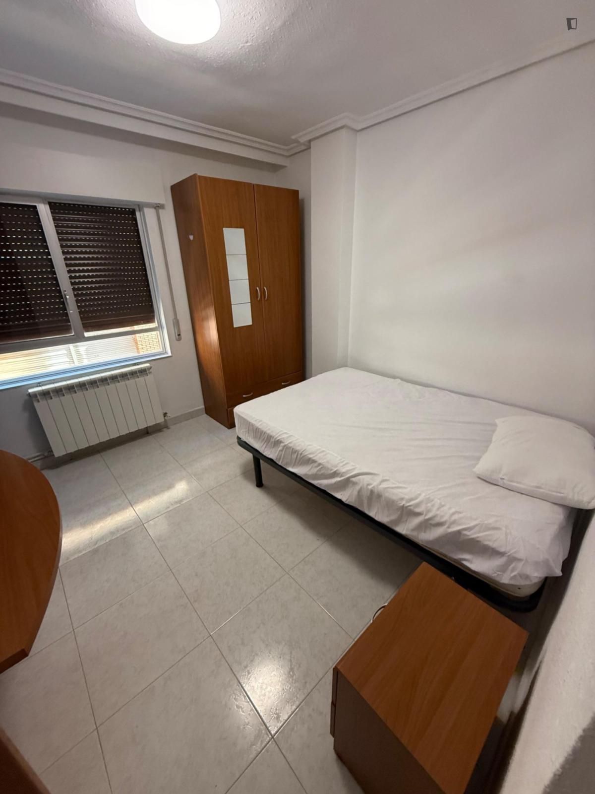 Habitación de Apartamento para compartir en Salamanca Capital con Aire acondicionado, Calefacción y Amueblado