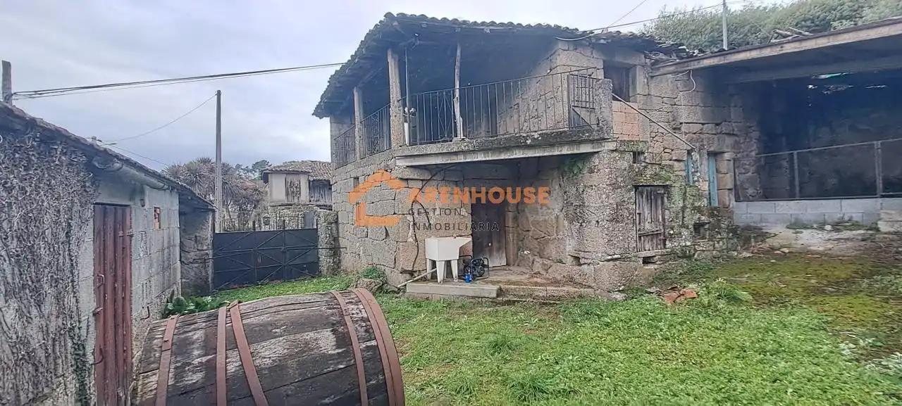 Casa amb terrassa en venda a Amoeiro