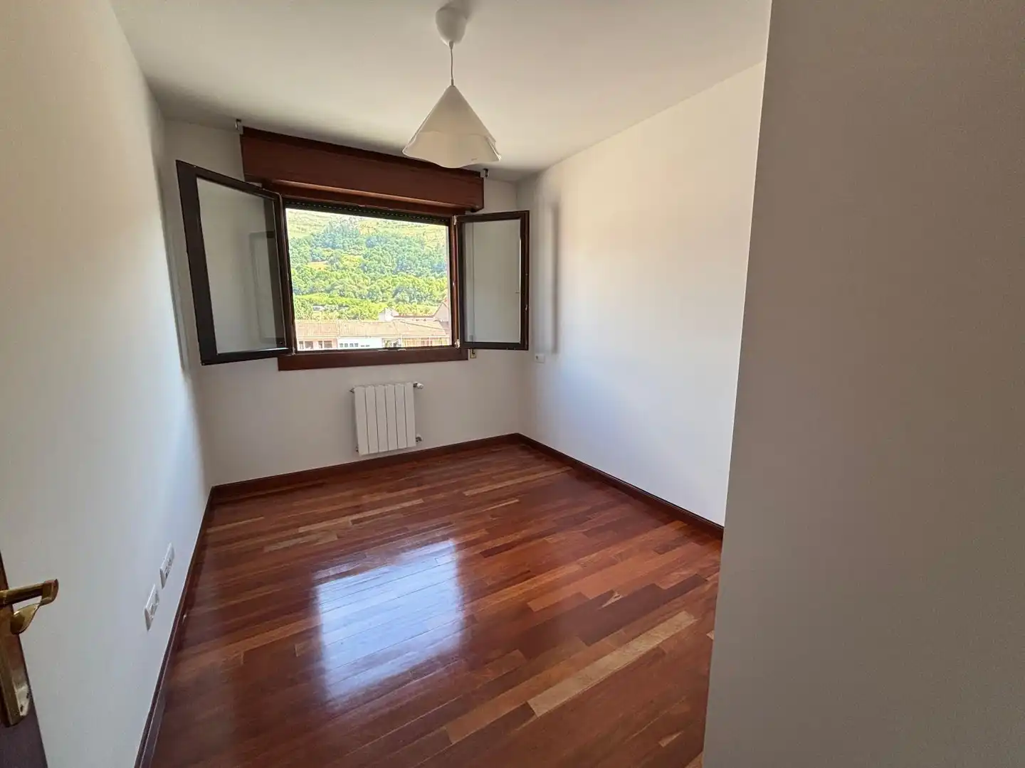 Habitación de Piso de alquiler en Balmaseda con Calefacción y Balcón