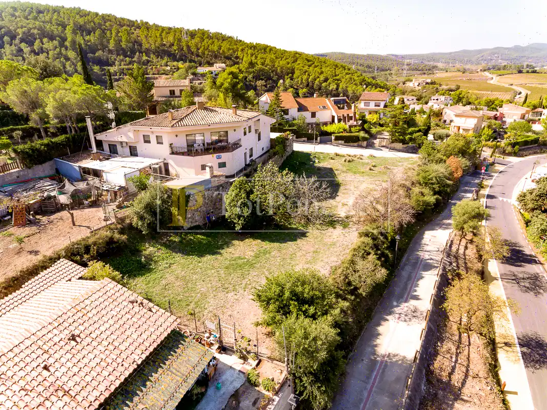 Terreny residencial en venda a Camí de la Creu