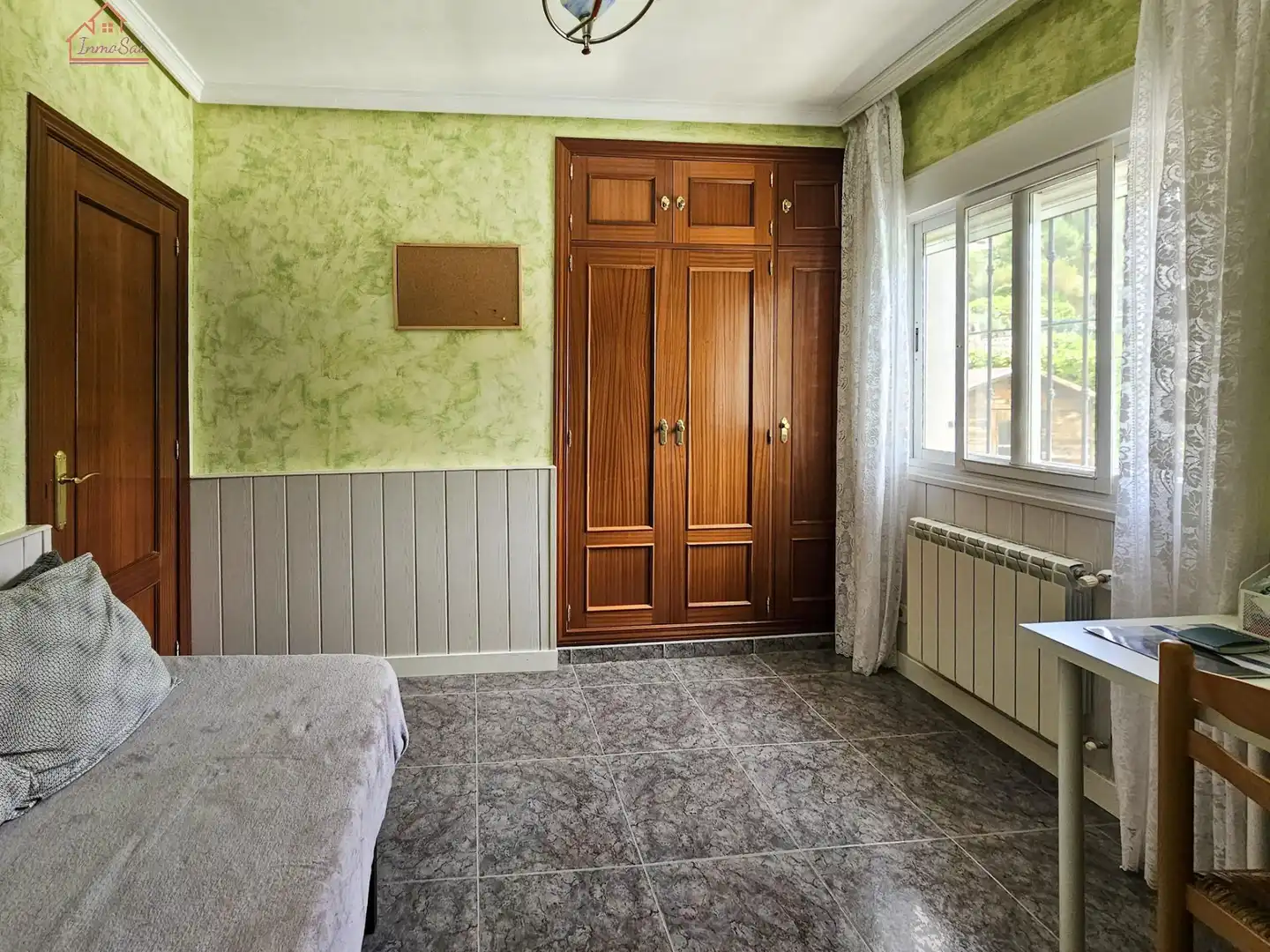 Dormitori de Casa o xalet en venda en Chinchón amb Aire condicionat, Calefacció i Jardí privat