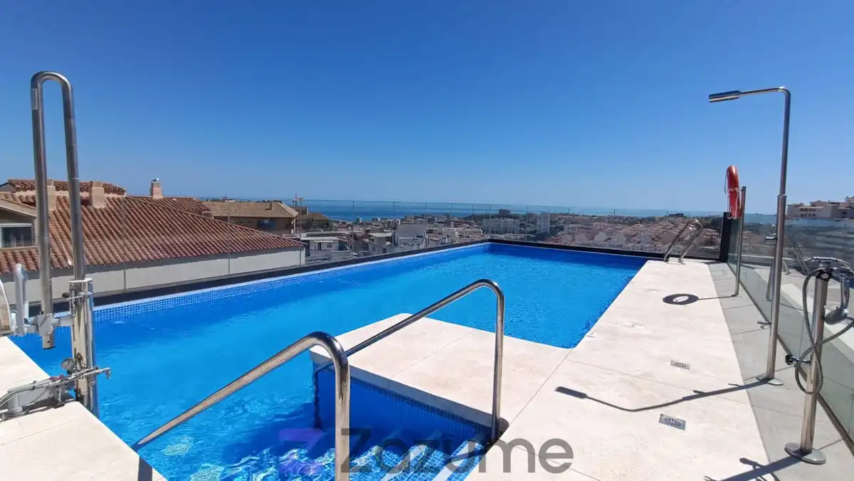 Piscina de Piso de alquiler en Benalmádena con Aire acondicionado, Parquet y Terraza