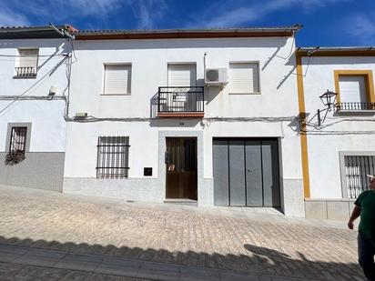 Vista exterior de Casa o xalet en venda en Belalcázar amb Terrassa