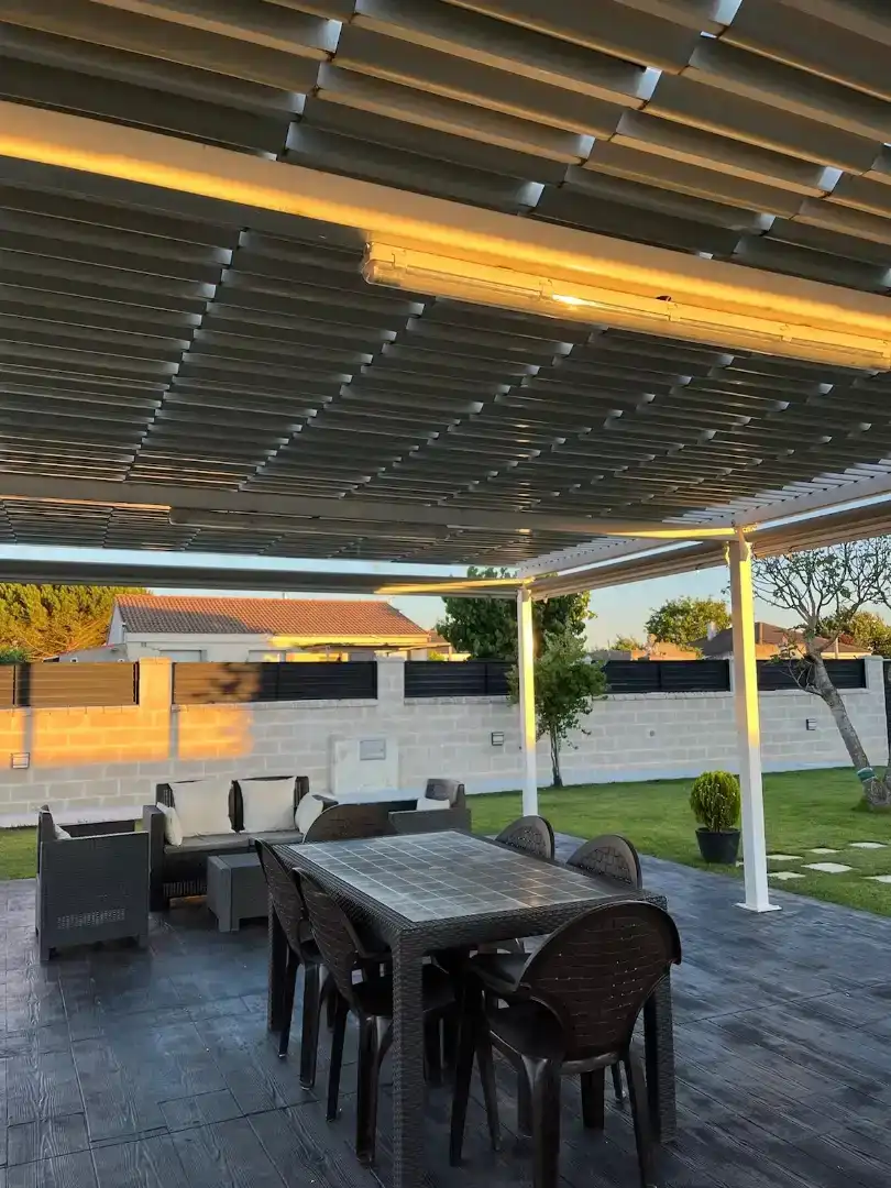Terraza de Casa o chalet de alquiler en Calvarrasa de Abajo con Jardín privado, Piscina y Amueblado
