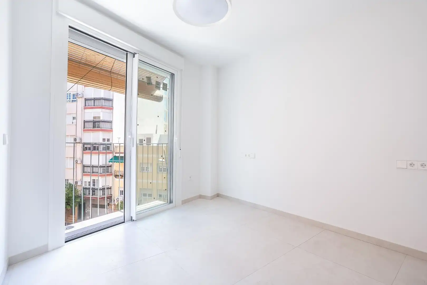 Wohnung zur Miete in Calle de las Cámaras, Plaza de Toros - Santa Rita