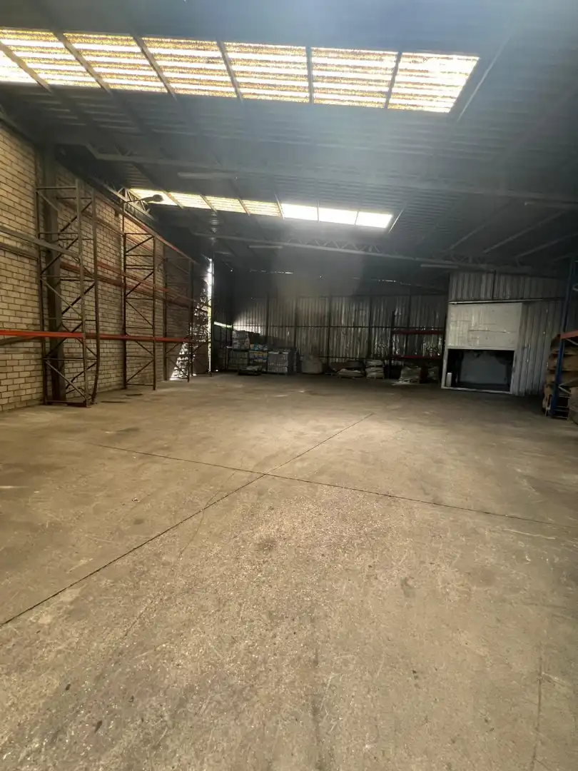 Nau industrial de lloguer en Ontígola