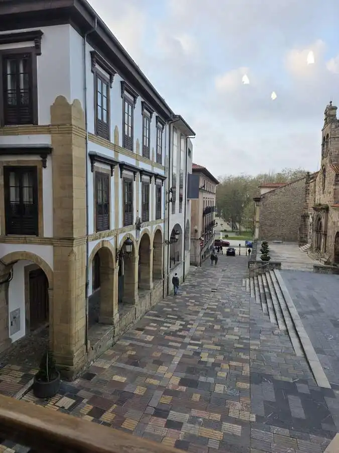 Vista exterior de Pis en venda en Avilés amb Calefacció, Traster i Moblat