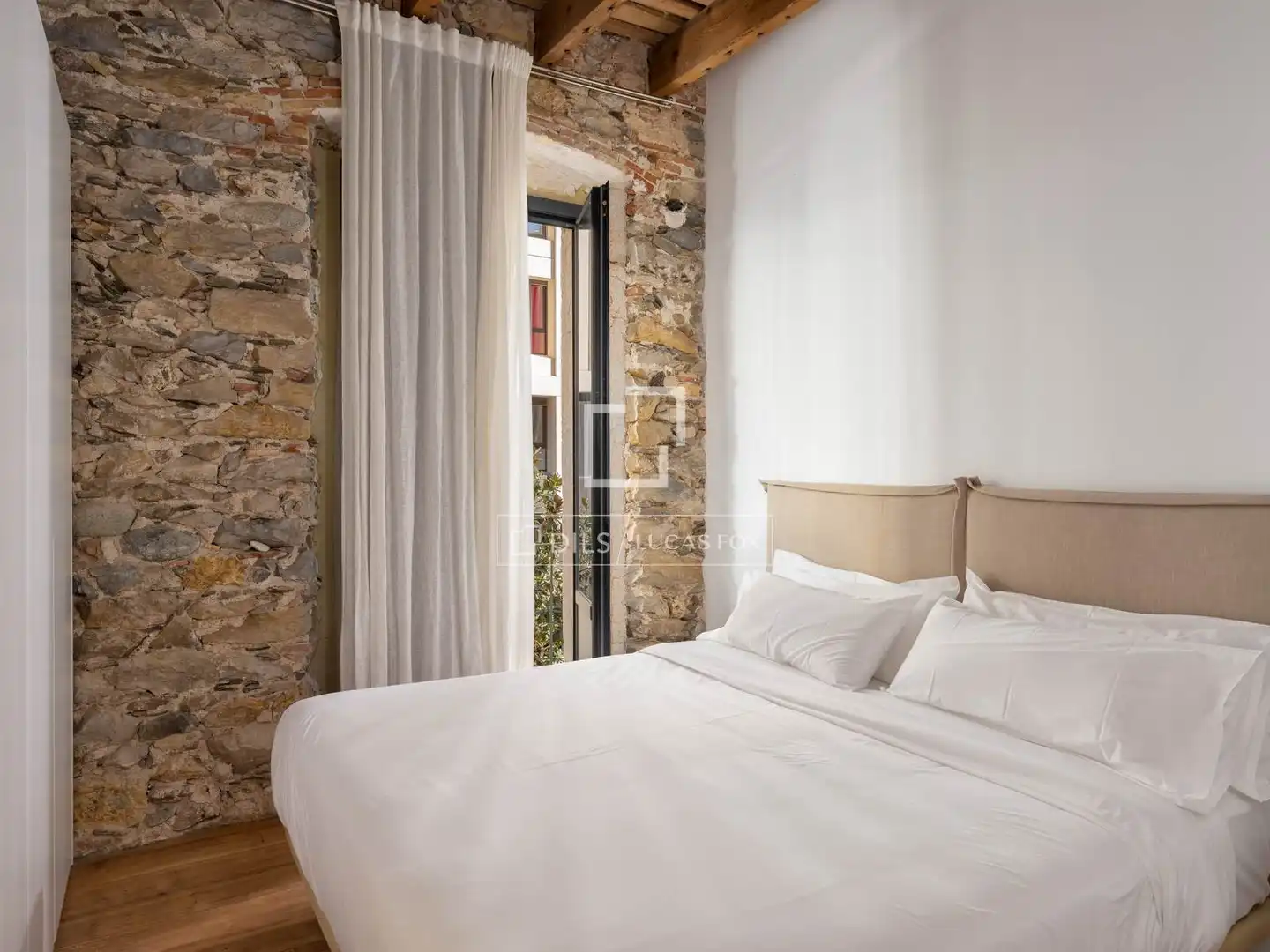 Bedroom of Flat for sale in Girona  with Air Conditioner, Parquet flooring and Furnished