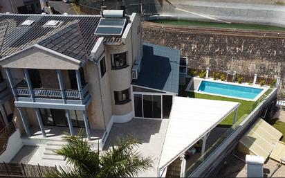 Exterior view of House or chalet for sale in  Santa Cruz de Tenerife Capital  with Air Conditioner, Terrace and Swimming Pool