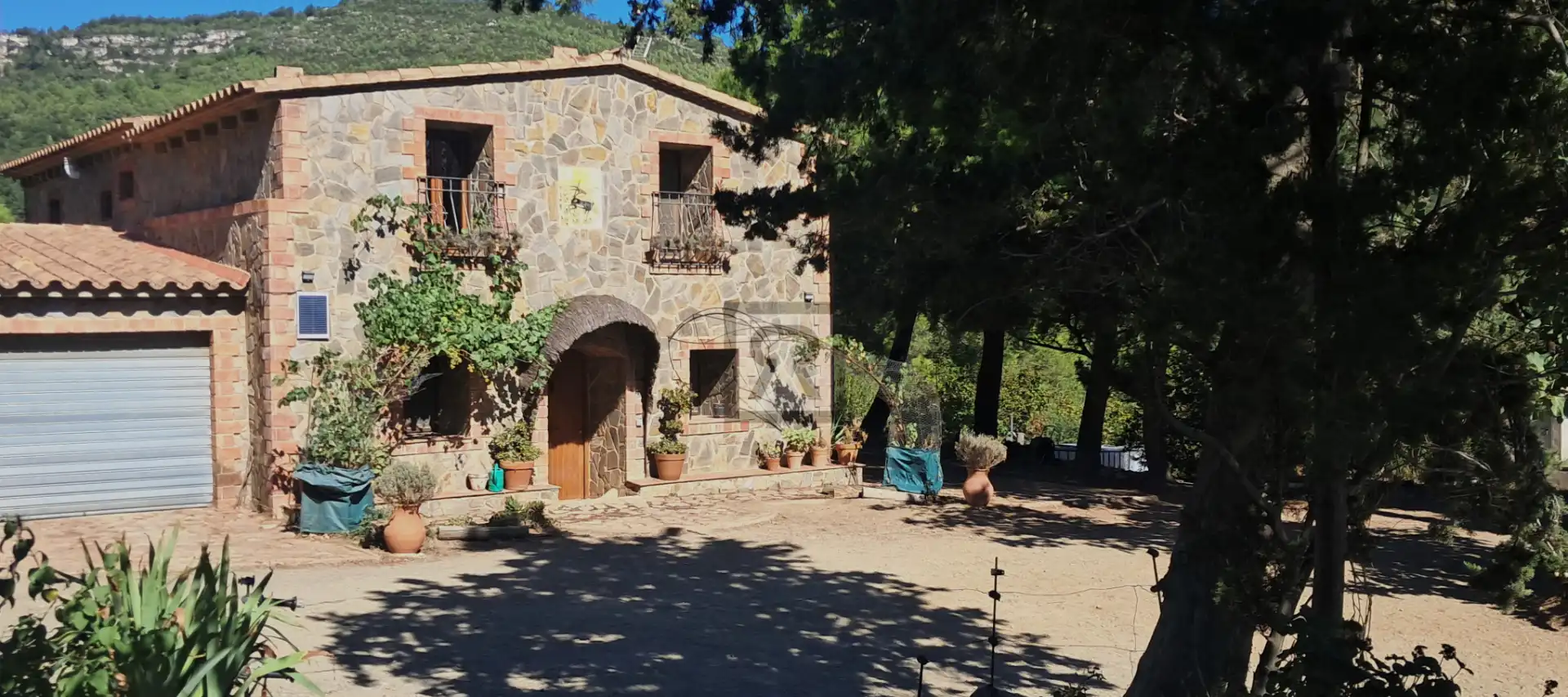 Vista exterior de Finca rústica en venta en L'Albiol con Calefacción, Jardín privado y Piscina