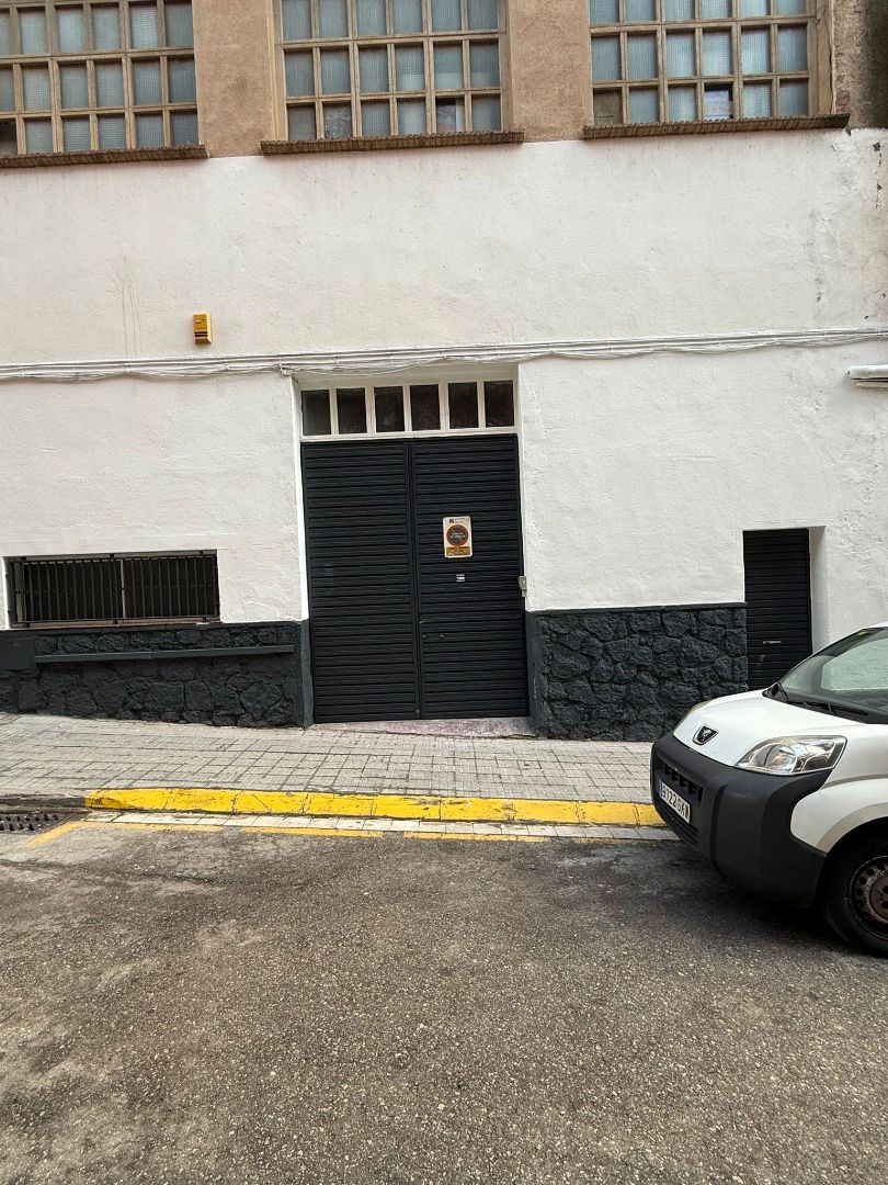 Vista exterior de Nau industrial en venda en Terrassa