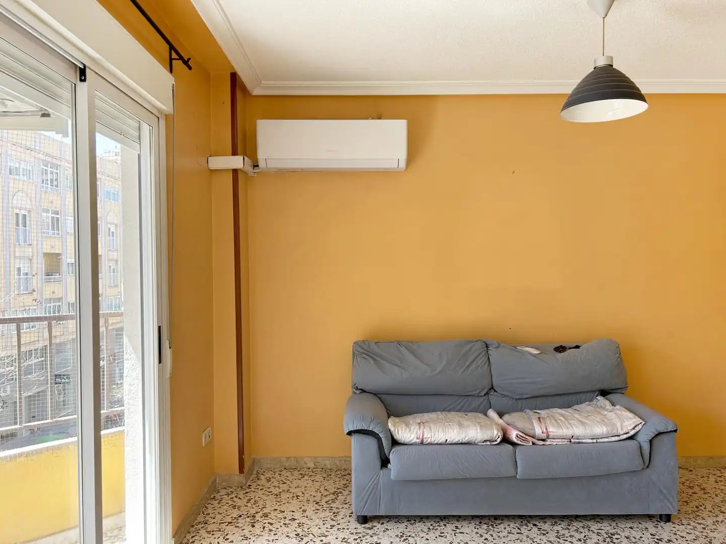Sala de estar de Piso de alquiler en Novelda con Aire acondicionado, Terraza y Alarma