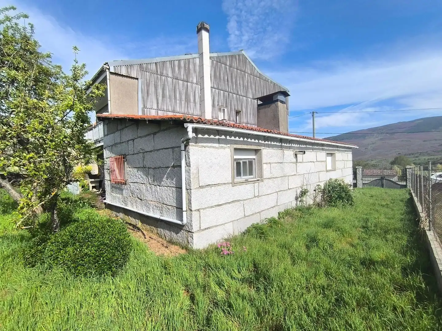 Exterior view of Houses for sale in Baltar