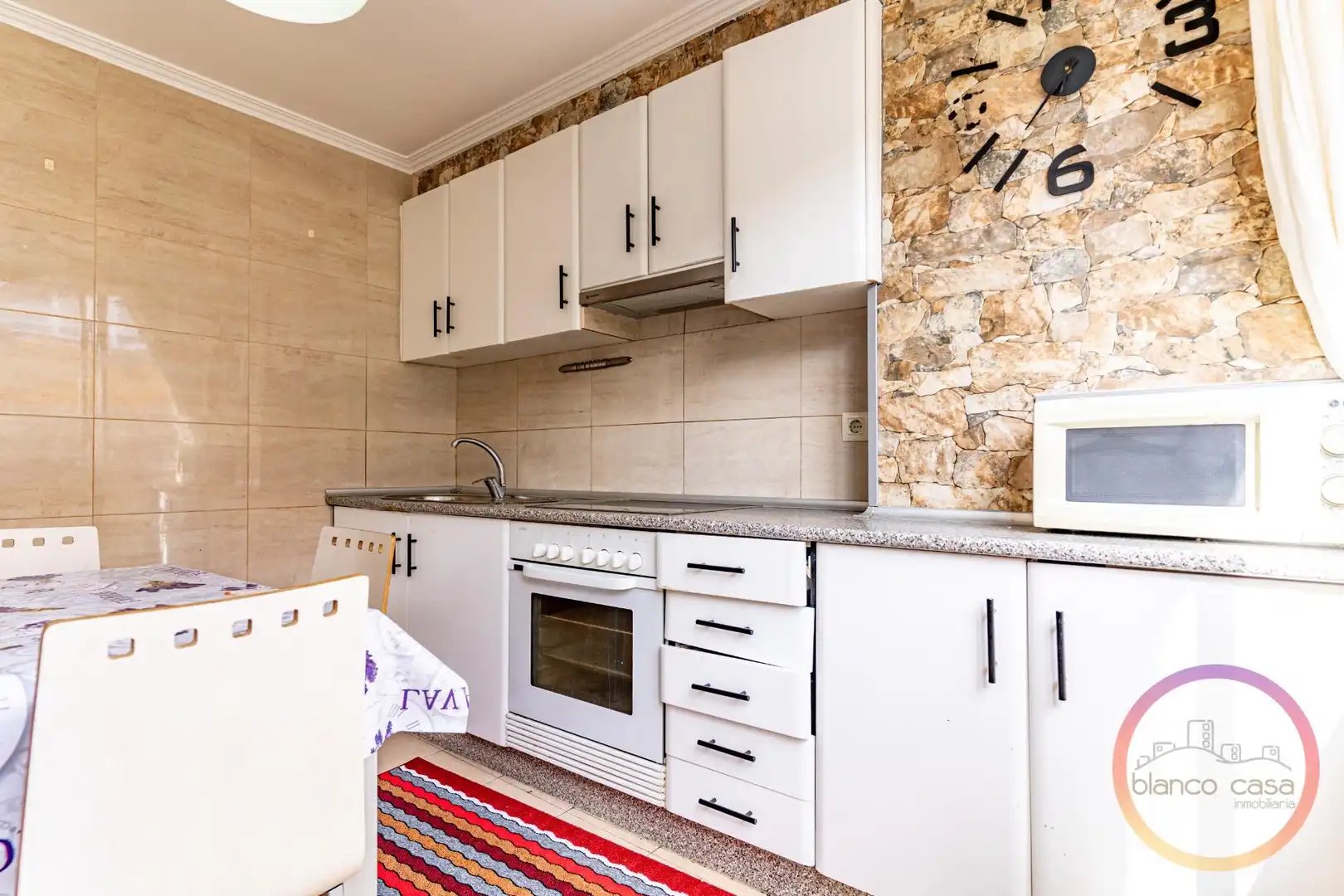 Cocina de Piso en venta en Carballo con Terraza, Trastero y Amueblado
