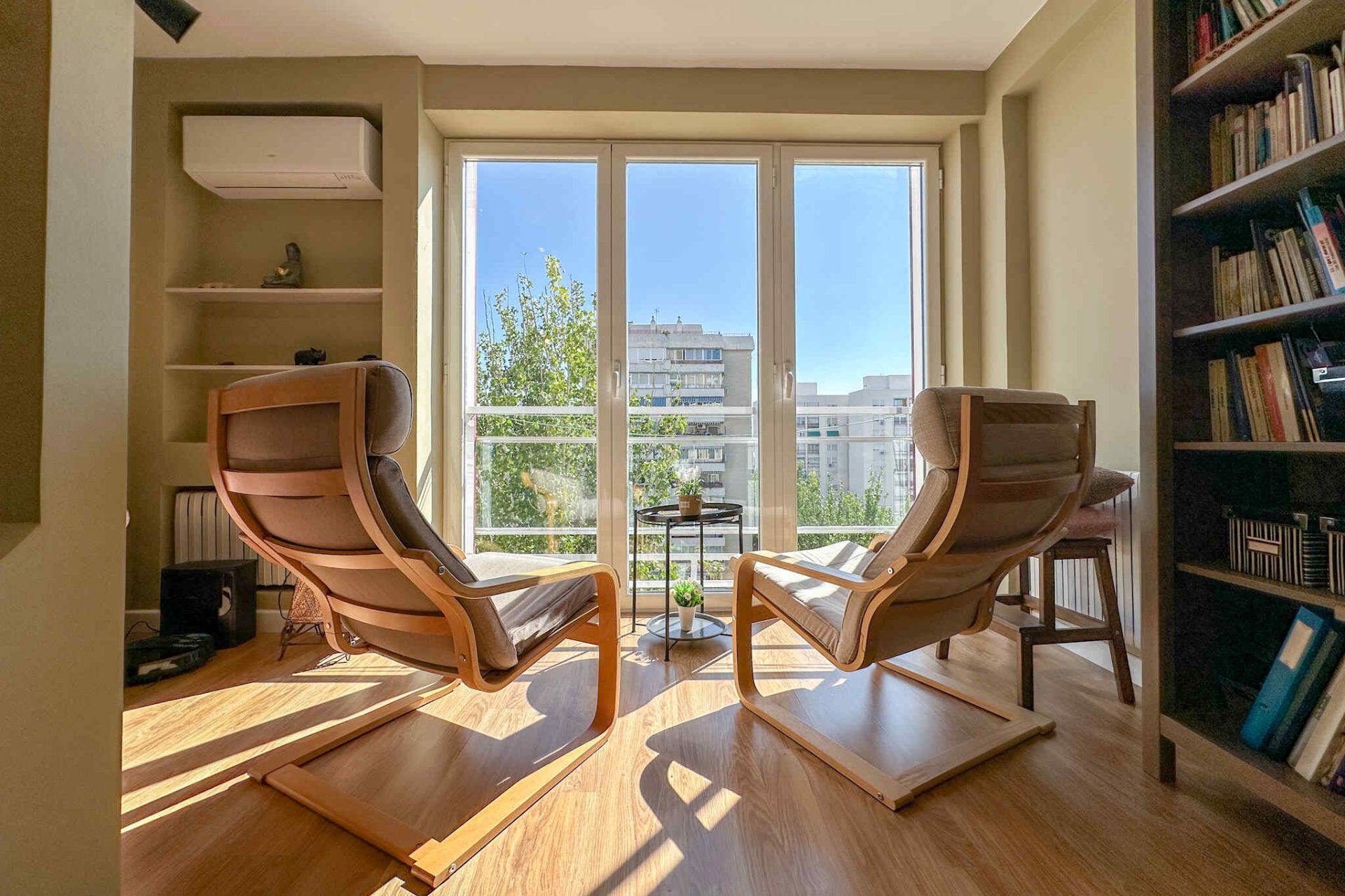 Sala d'estar de Pis en venda en  Madrid Capital amb Aire condicionat, Calefacció i Terrassa