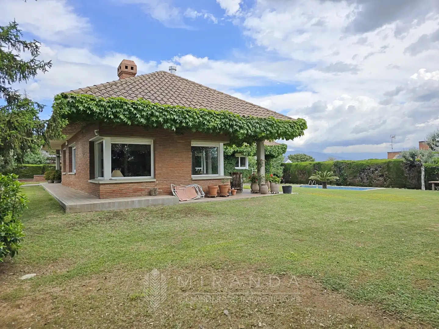 Garden of Houses for sale in Canovelles  with Air Conditioner, Heating and Private garden