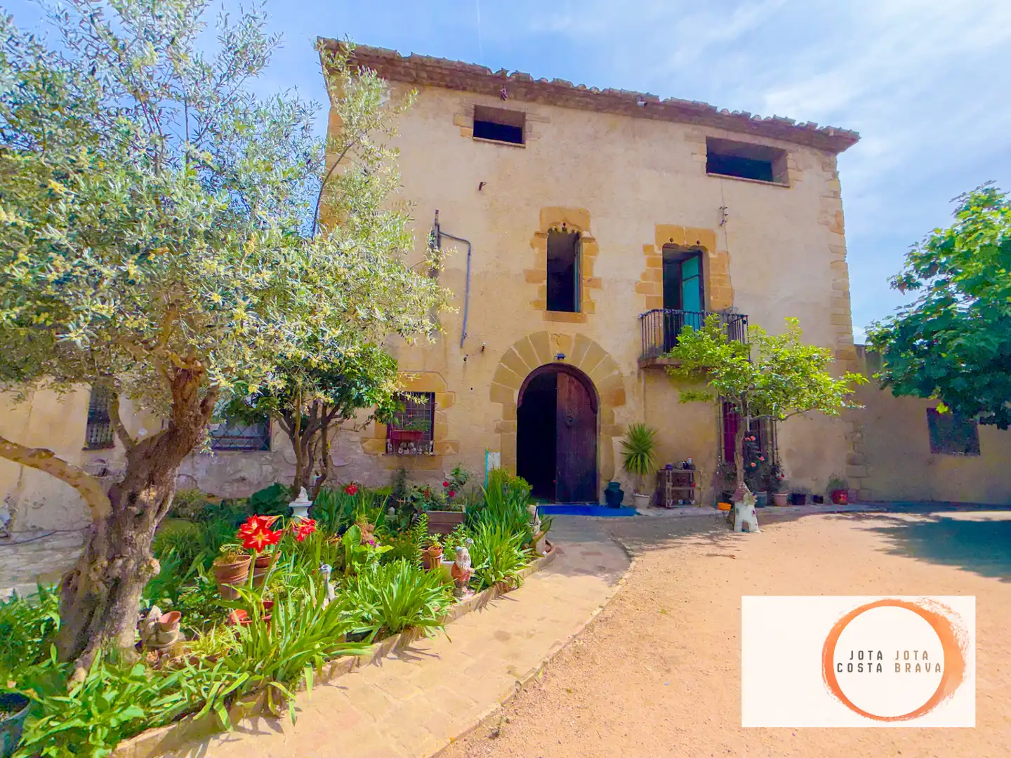 Landhaus mit Garten zum Verkauf in La Bisbal d'Empordà