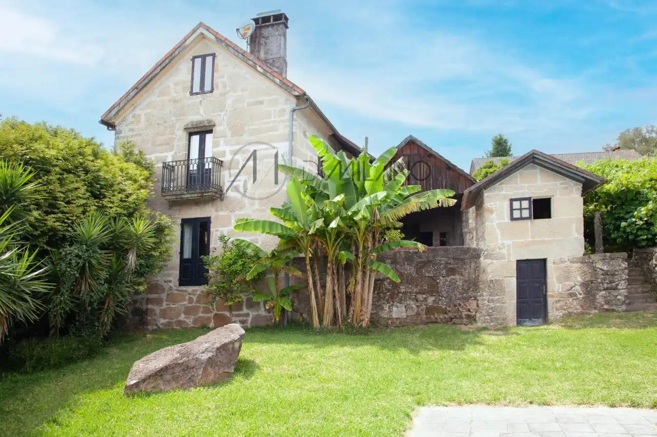 Vista exterior de Finca rústica en venda en Mondariz amb Calefacció, Jardí privat i Terrassa