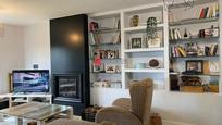 Sala d'estar de Dúplex en venda en Teo amb Traster