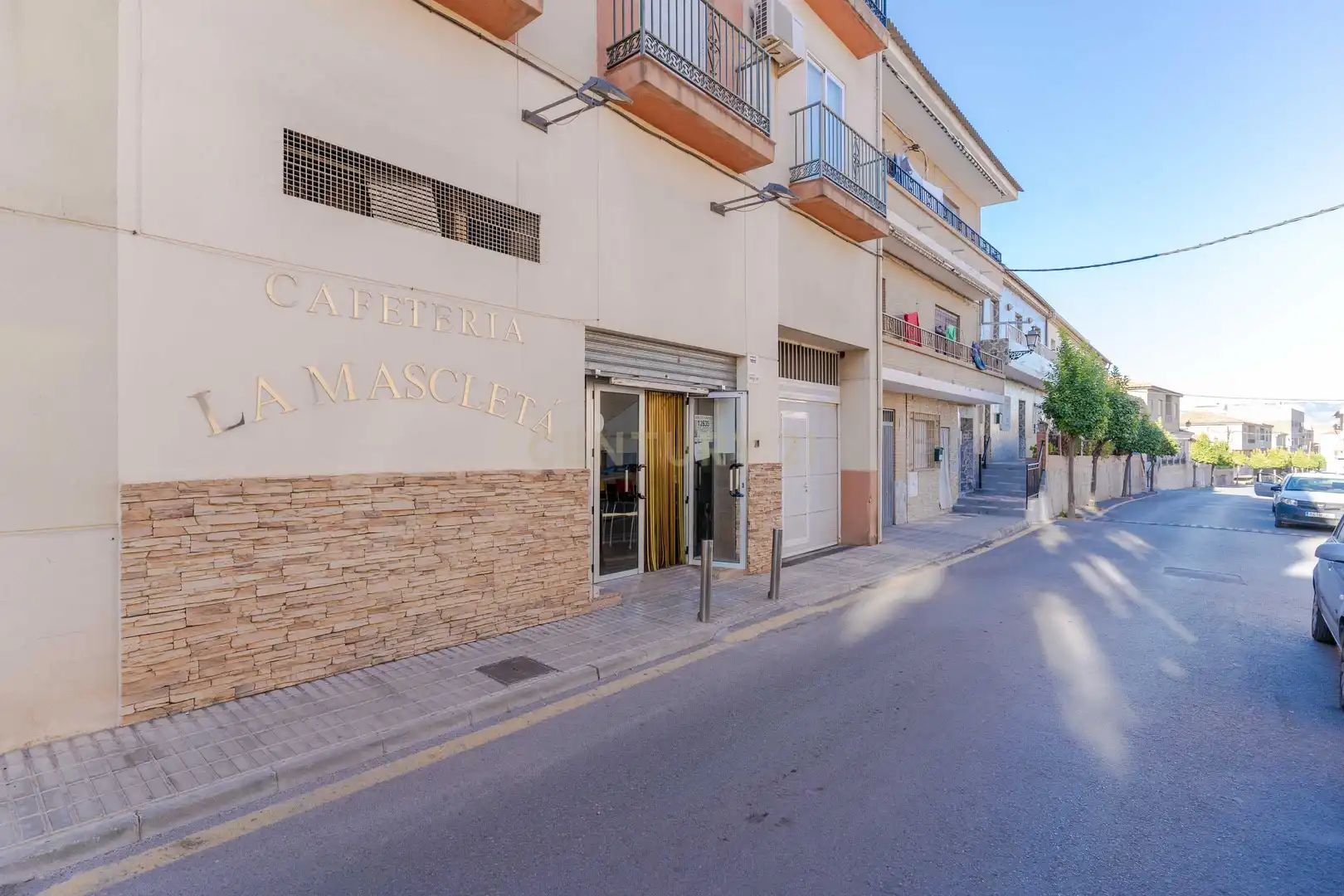 Vista exterior de Local en venta en Las Gabias con Aire acondicionado y Alarma