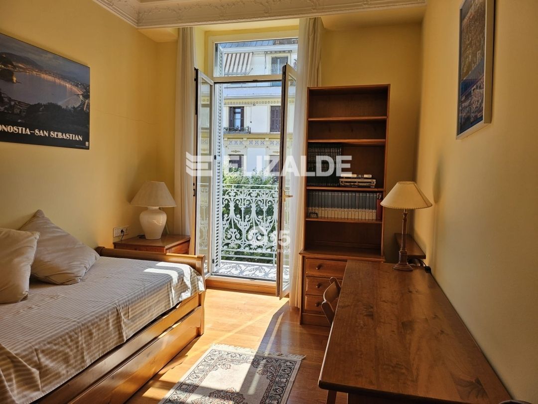 Habitación de Piso en venta en Donostia - San Sebastián  con Calefacción, Trastero y Amueblado