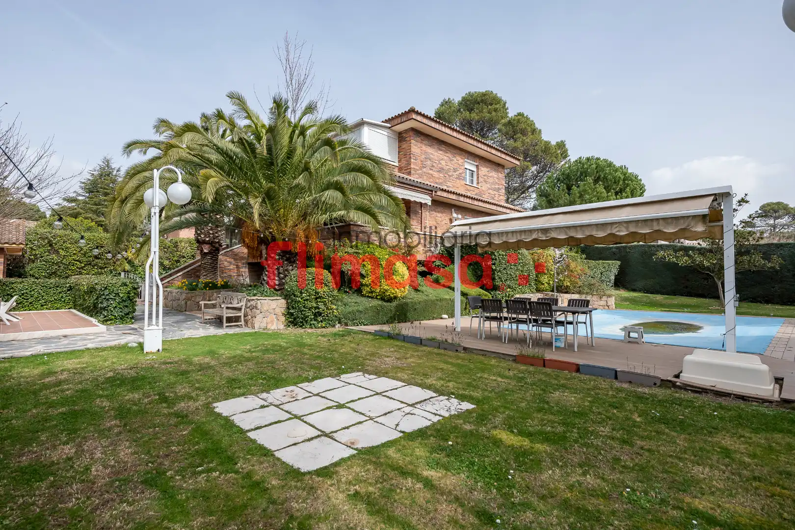 Jardí de Casa o xalet en venda en Villaviciosa de Odón amb Aire condicionat, Calefacció i Jardí privat