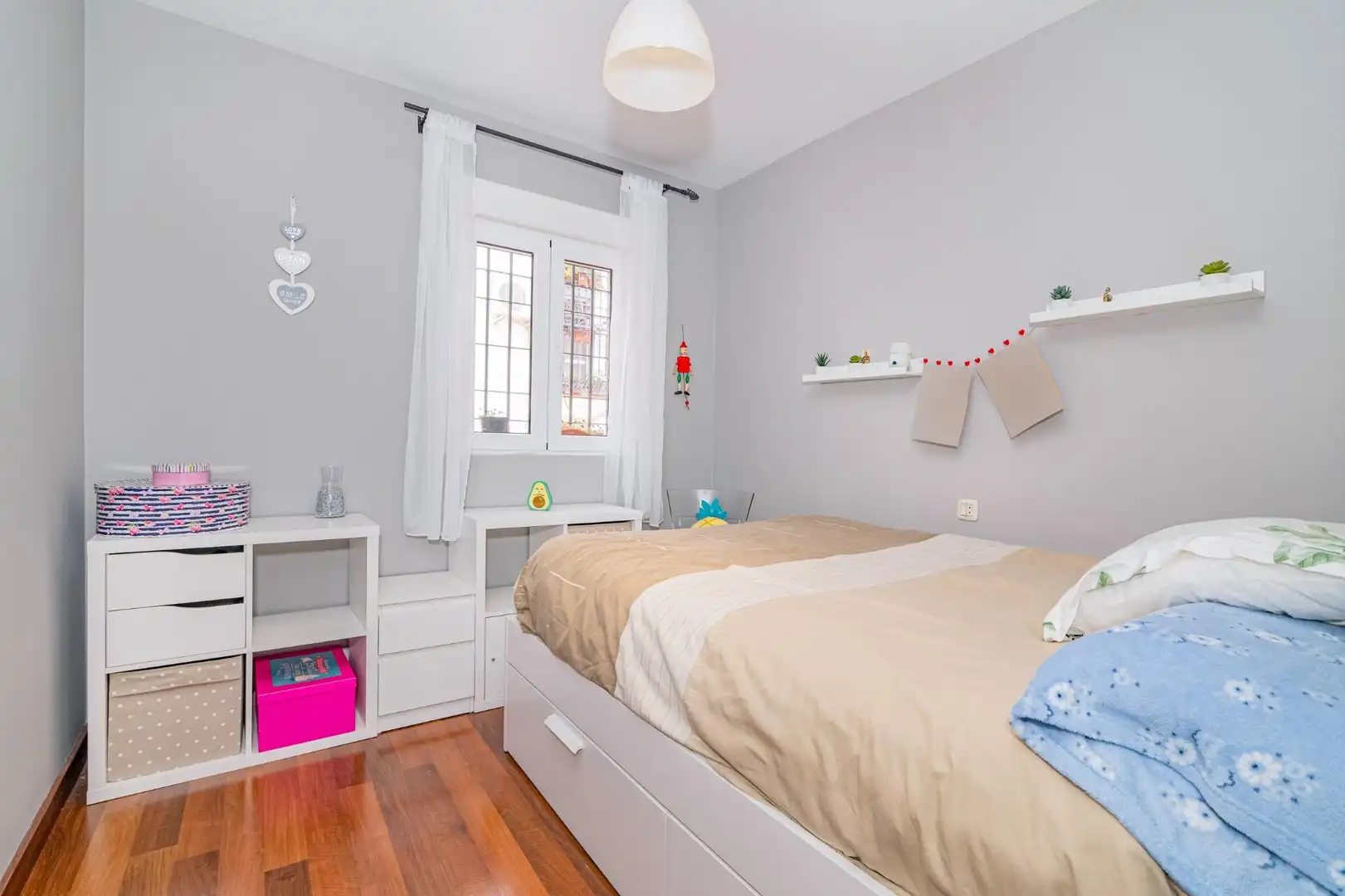 Habitación de Piso en venta en La Zubia con Aire acondicionado y Amueblado